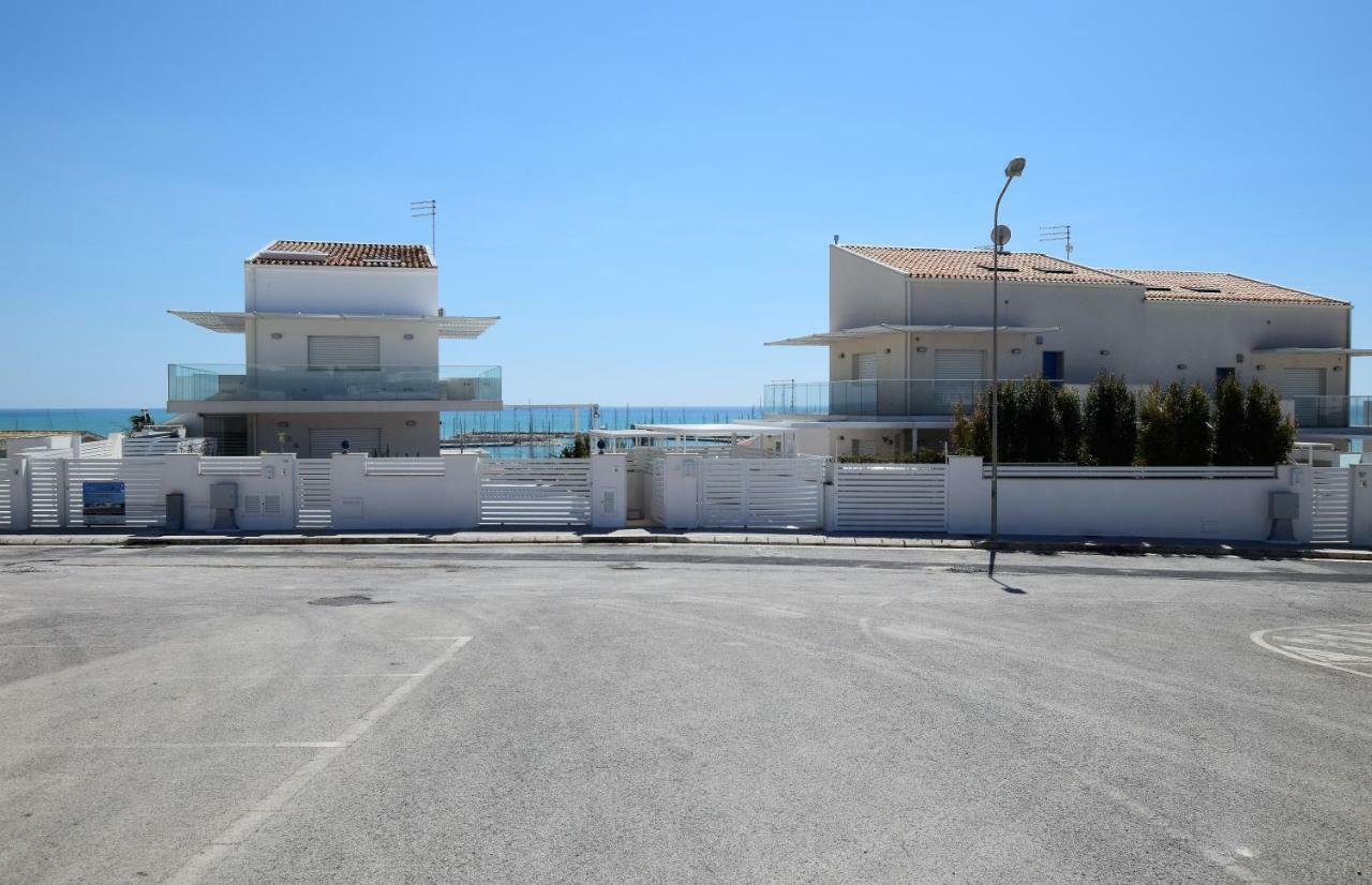 Delposto Marina Di Ragusa Prl Eksteriør bilde